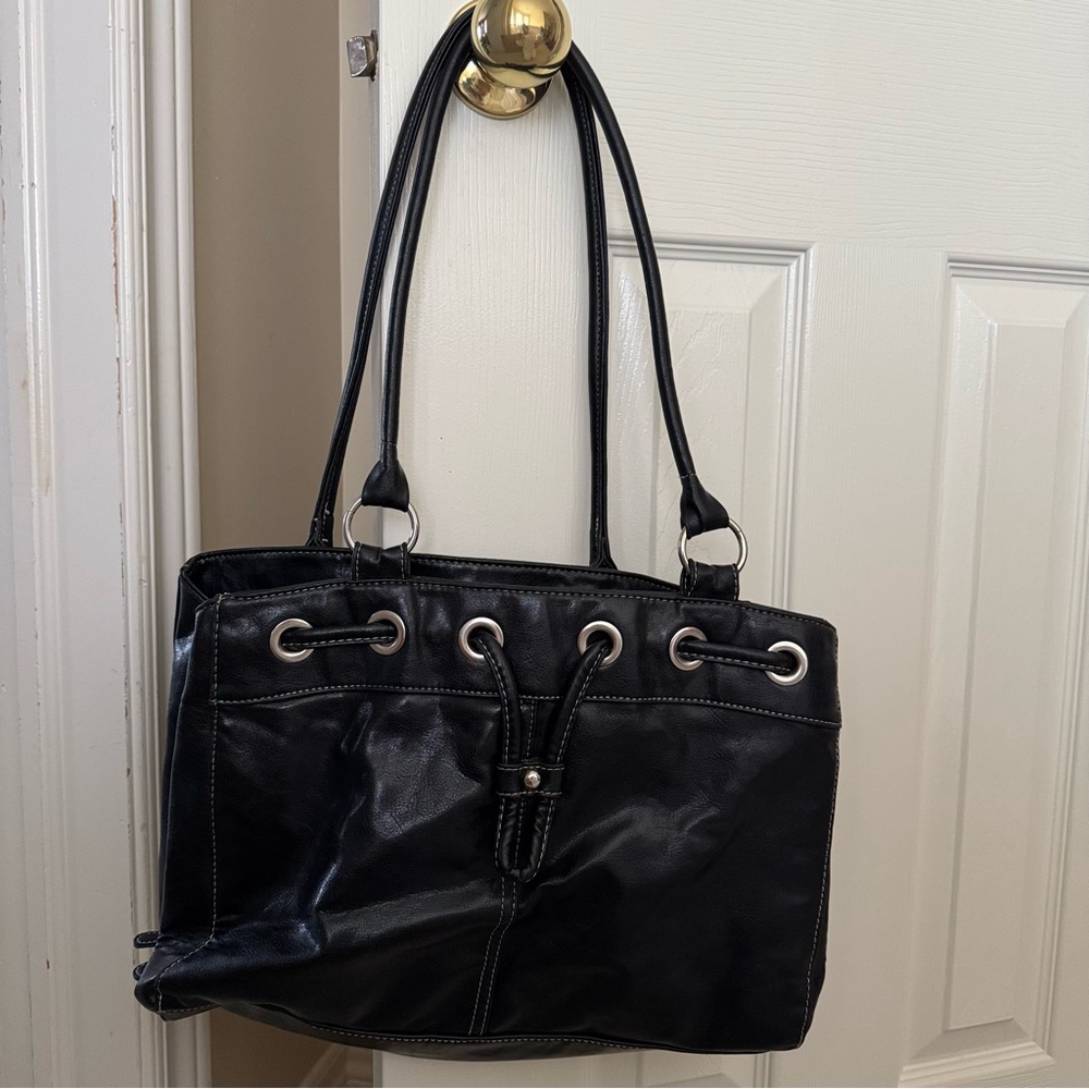 Chic Black Handbag